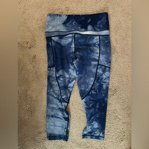 Zyia Women’s light n tight capris (20”) - never worn, with tags, in packaging